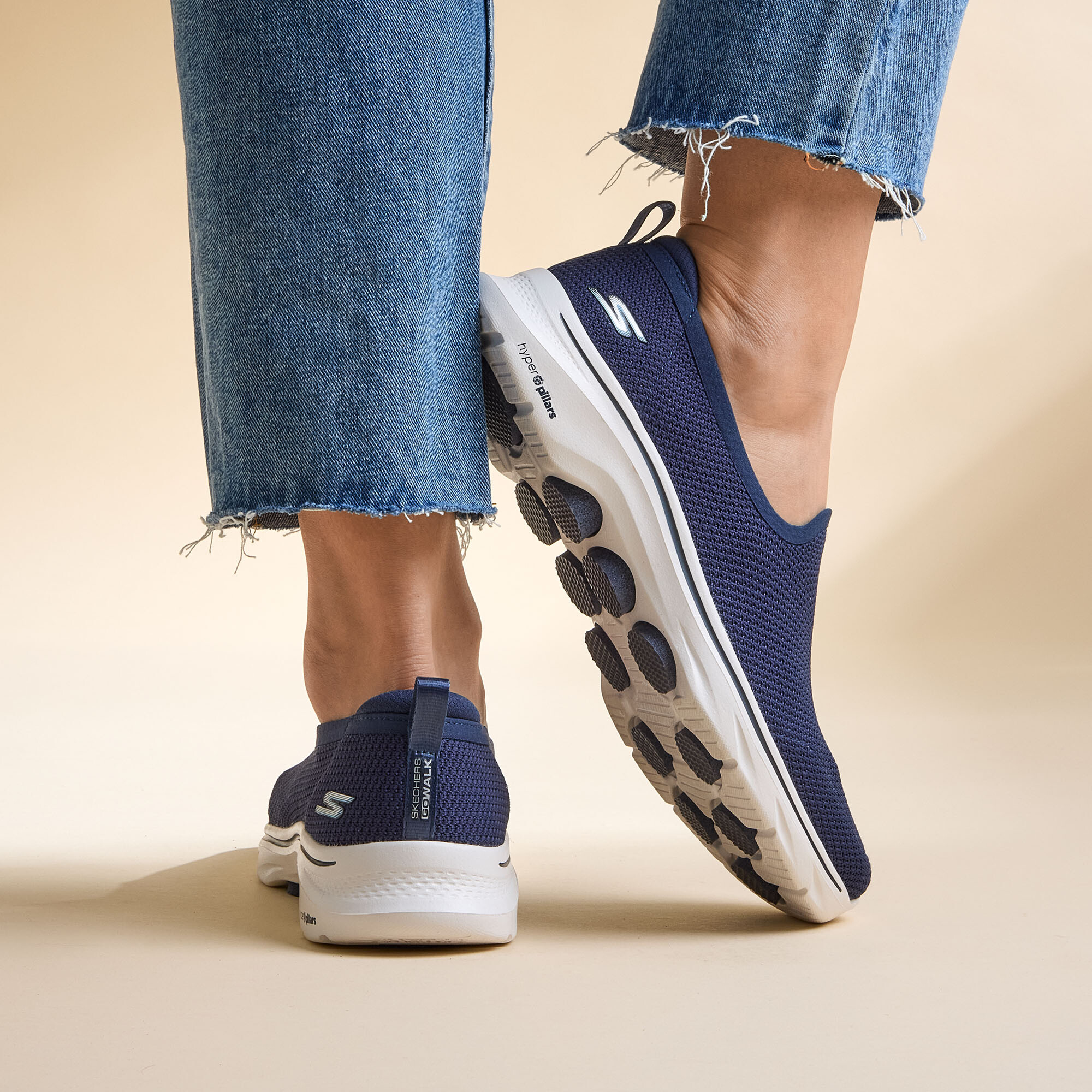 Skechers Go Walk 7 Slip On Instappers blauw